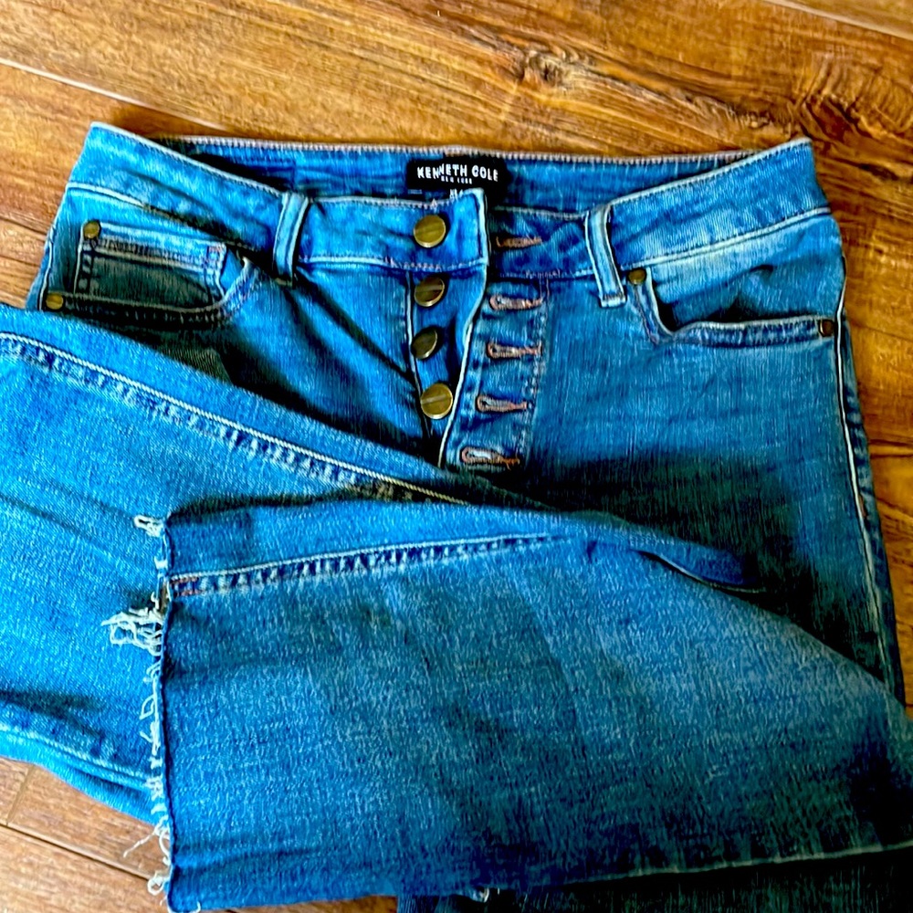 Kenneth Cole cut off ankle length skinny jeans